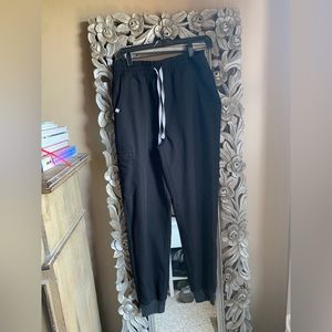 Figs. High Waisted Zamora Jogger. Black. Medium.